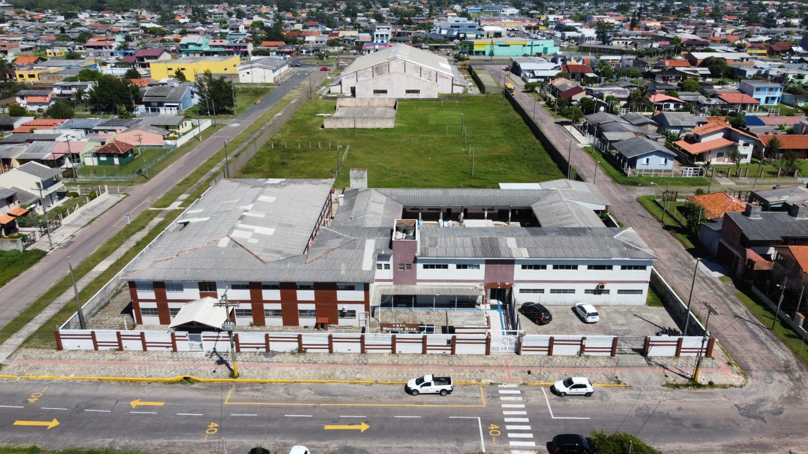 Fachada: EMEF Marcílio Dias